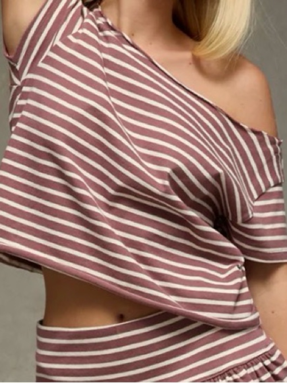 American Eagle Outfitters Mauve and White Striped Short Sleeve Tee